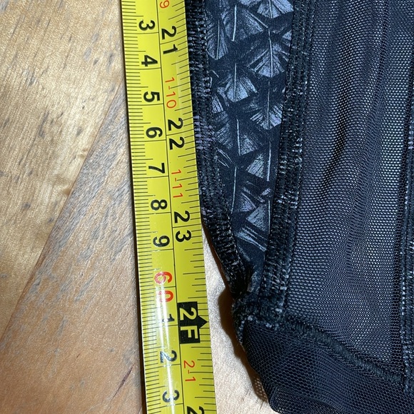 Lululemon leggings - Picture 7 of 8